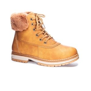 DIRTY LAUNDRY Altitude Faux Fur Boots (Ladies Size 7.5)